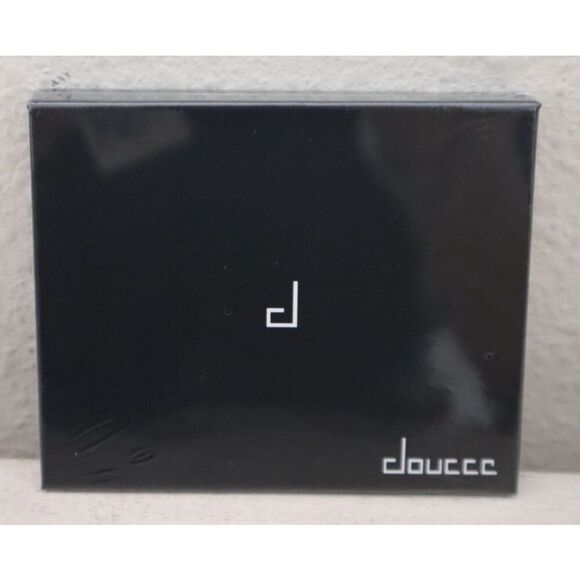 Doucce On The Go Palette - 4 Eyeshadows; 1 Highlighter; 1 Blush - SEALED Package - Picture 1 of 6